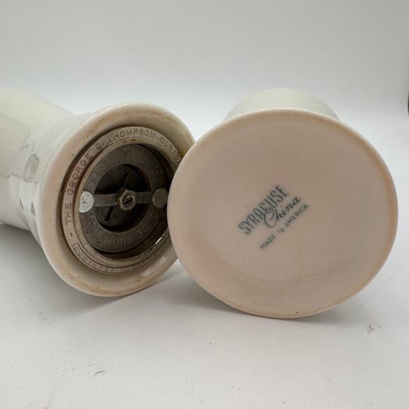 Vintage Salt and Pepper Mill Set Woodbine by Syracuse Carefree Fine China 1960's - Picture 6 of 9